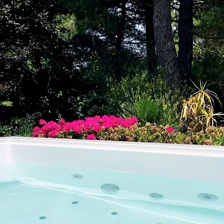 Panoramic With Jacuzzi - Relaxing Oasis On Etna Villa *